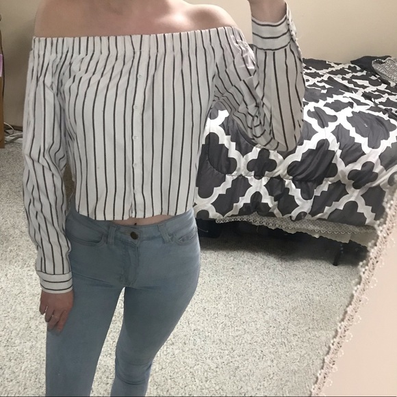Off Shoulder Crop Top - Picture 2 of 2